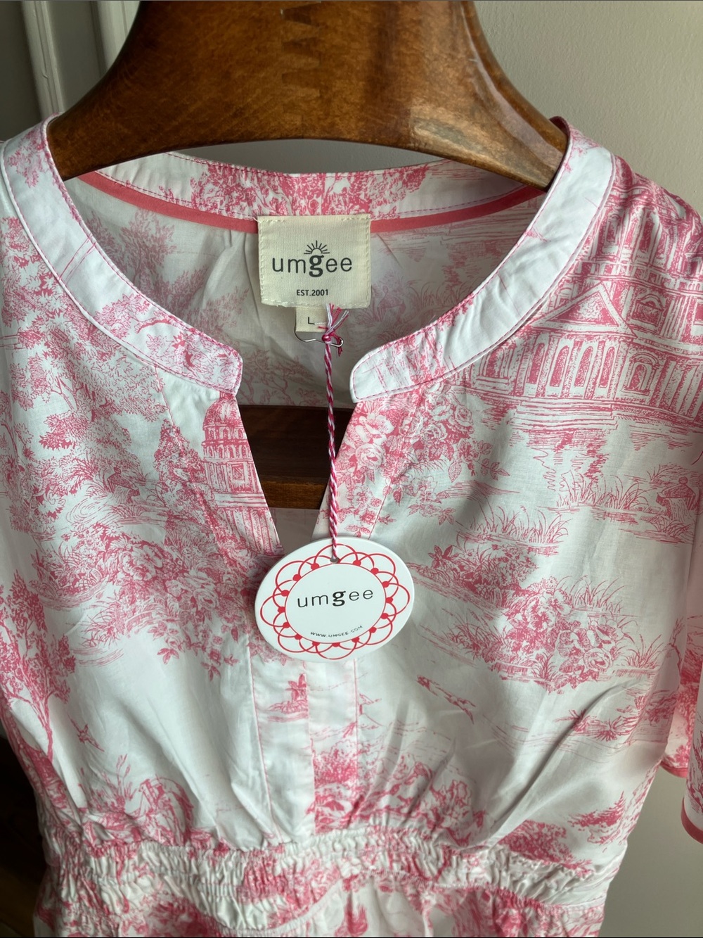 Umgee White and Pink Toile Peplum Blouse - Picture 2 of 4